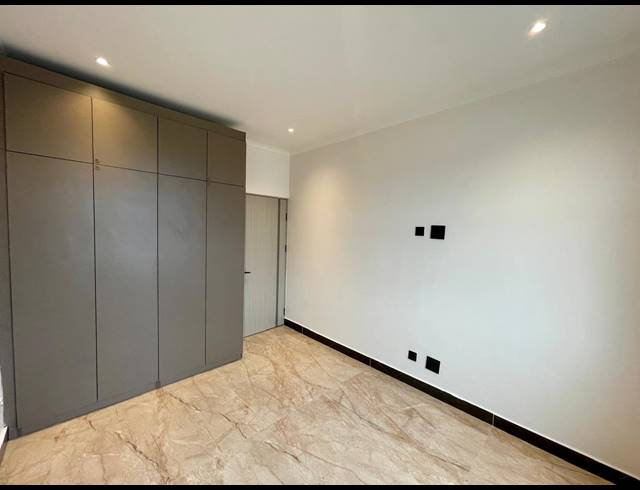 3 BEDROOM FREEHOLD FOR SALE IN SANDOWN